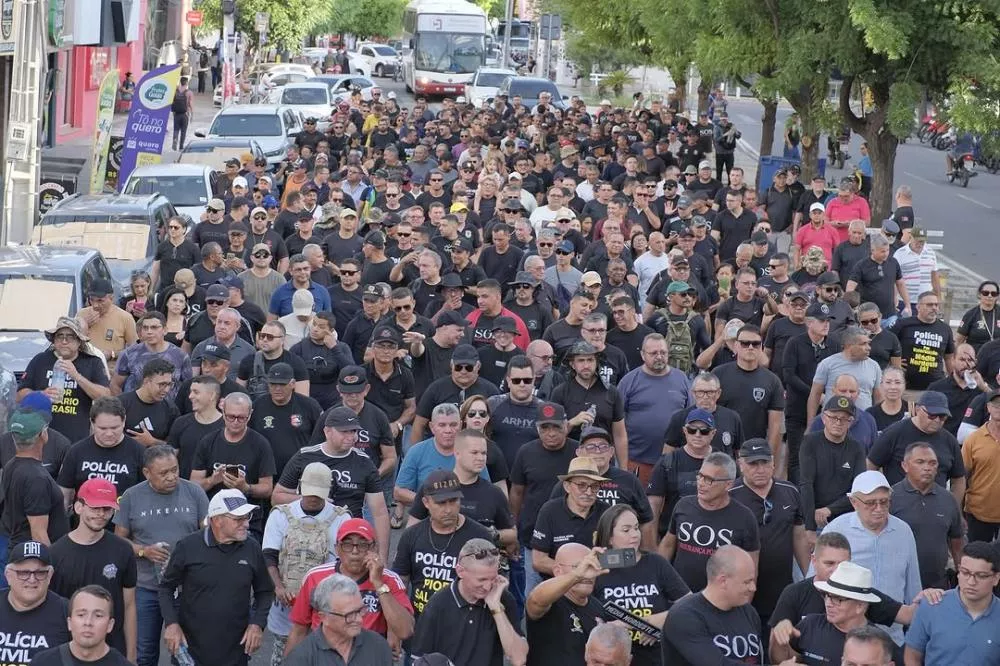 Forças de segurança realizam grande ato em Patos por valorização e implementação da “Média Nordeste”