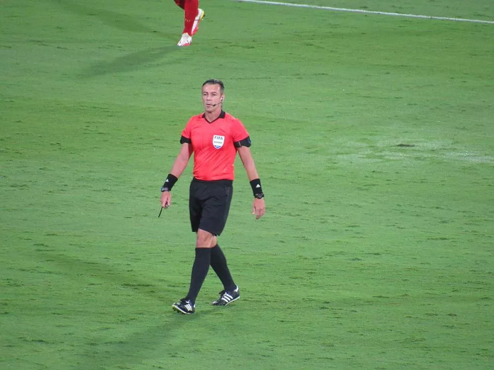 Raphael Claus apita Sousa x Botafogo-PB pela final do Paraibano