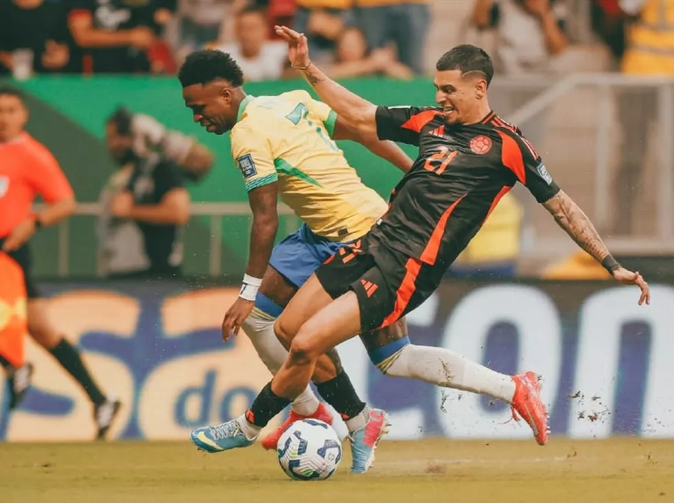 Vinicius Jr. faz gol no fim, Brasil vence a Colômbia e assume 2º lugar nas eliminatórias