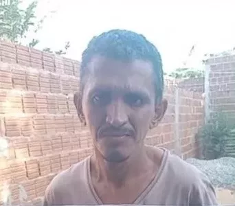 Servente de pedreiro passa necessidades devido à problema de saúde e pede ajuda para comprar alimentos