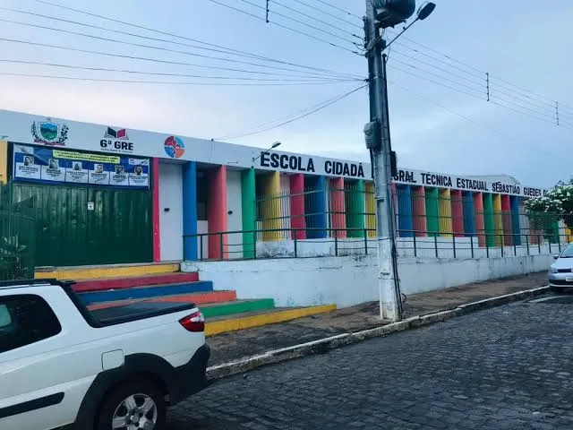 Estudantes da Escola Estadual Sebastião Guedes organizam manifestação por melhorias em Teixeira