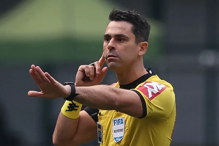 Árbitro envolvido em pênalti polêmico no Paulistão, Flávio Rodrigues de Souza apitará a final do Paraibano no Almeidão