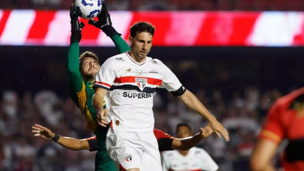 Calleri isola pênalti, São Paulo só empata com Sport e sai vaiado pela torcida em estreia no Brasileirão