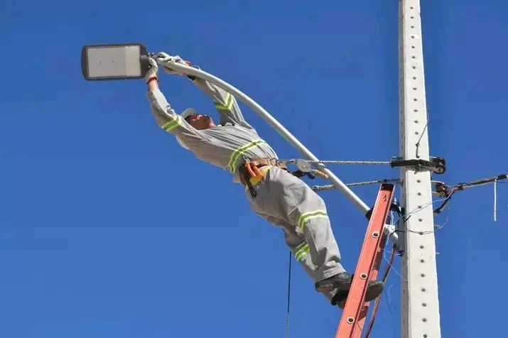 Iluminação pública de Patos recebe modernização com lâmpadas de LED