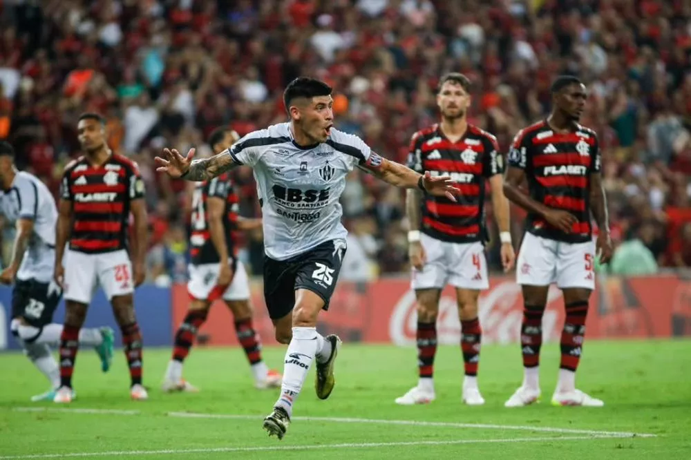 Flamengo perde para o Central Córdoba no Maracanã e acaba com invencibilidade de Filipe Luís no ano