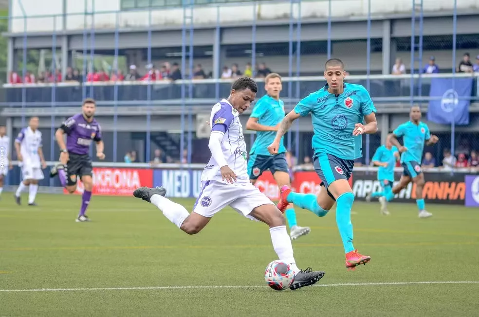 Sousa acerta com sensação da Copinha 2024 e com zagueiro