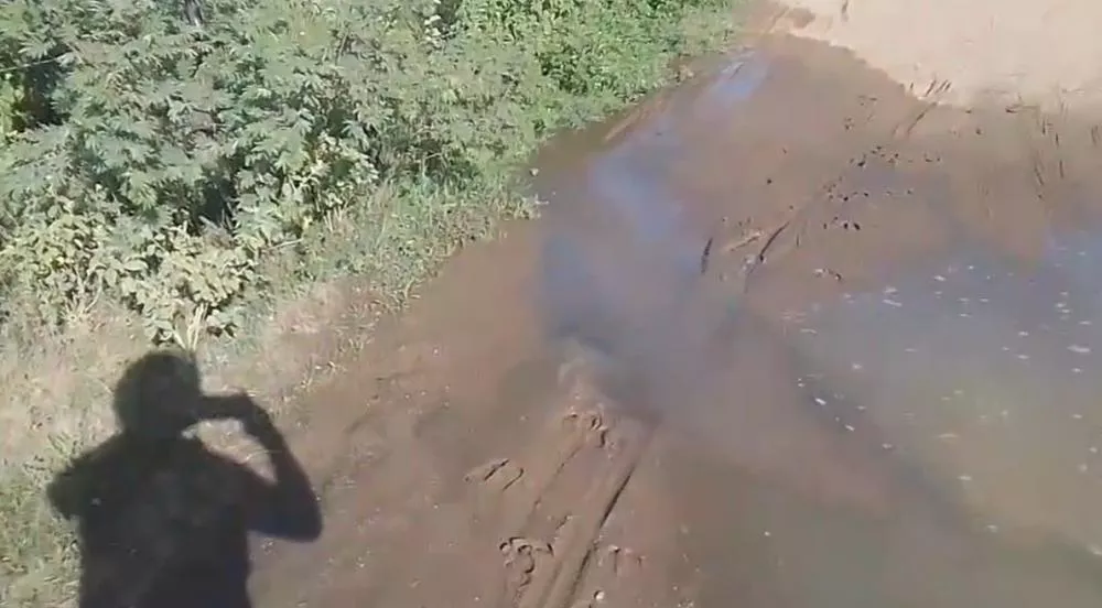 Internauta denuncia estouramento de adutora que leva água para São José do Bonfim; Cagepa se pronuncia