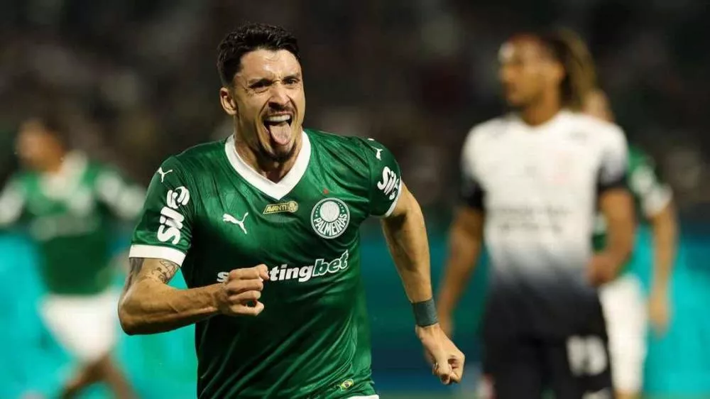 Palmeiras tem início arrasador, vence Corinthians e dorme na liderança do Brasileirão