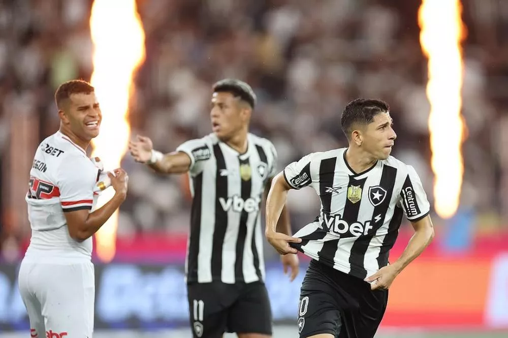 Botafogo e São Paulo empatam em jogo eletrizante e seguem sem engrenar no Brasileirão
