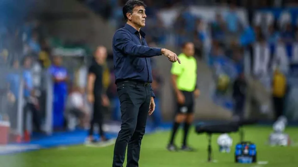 Após derrota para o Mirassol, Grêmio anuncia demissão do técnico Gustavo Quinteros