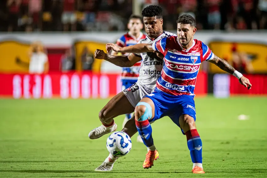 Vitória bate o Fortaleza em Salvador e vence a primeira no Brasileirão