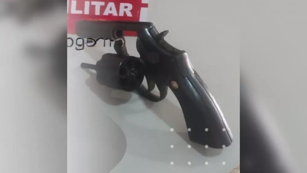 Operação Semana Santa: Polícia Militar apreende arma de fogo e prende homem em flagrante durante blitz em Igaracy