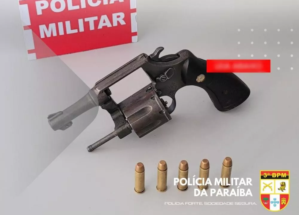 Adolescente é apreendido com arma de fogo nas proximidades de igreja em Teixeira-PB