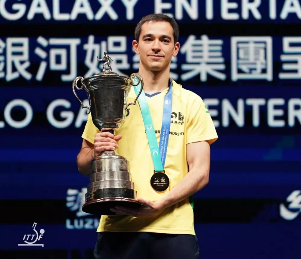Hugo Calderano faz história, derruba chinês e é campeão da Copa do Mundo de tênis de mesa