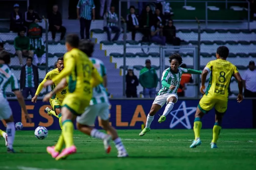 Juventude e Mirassol empatam pelo Brasileirão com direito a pênalti polêmico no VAR