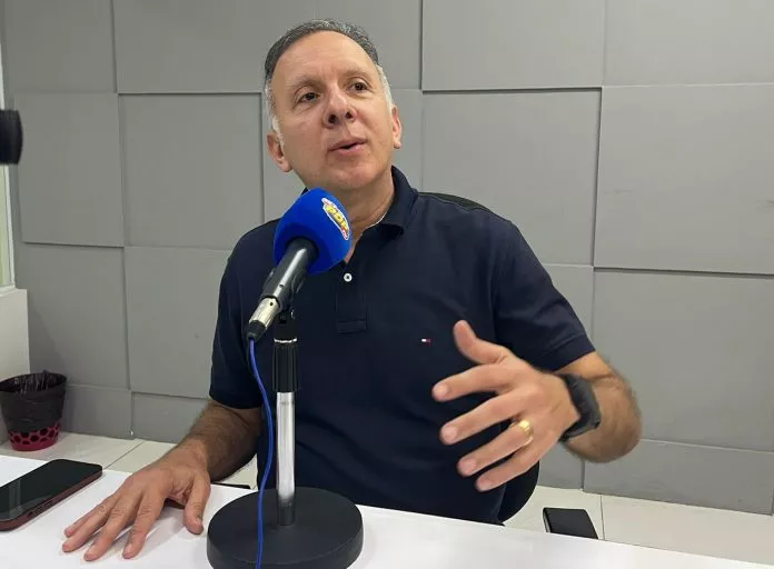 Aguinaldo Ribeiro admite apoio a Cícero Lucena caso João Azevêdo permaneça no governo