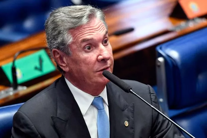 Alexandre de Moraes determina prisão imediata do ex-presidente Fernando Collor