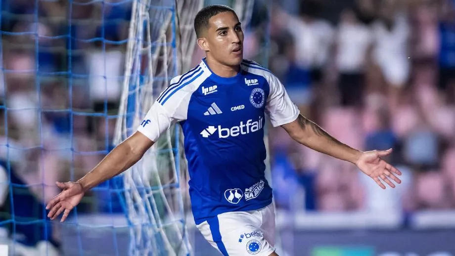 Cruzeiro vence o Vasco em meio à polêmica com Dudu e entra no G-4 do Brasileirão