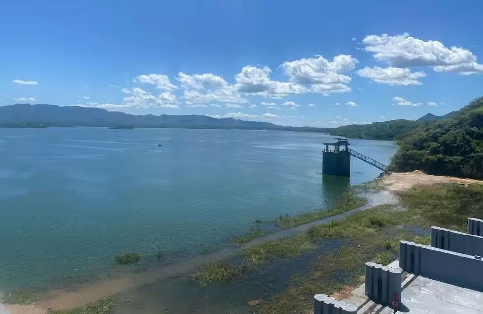 Açude Orós, segundo maior do Ceará, volta a sangrar depois de 14 anos