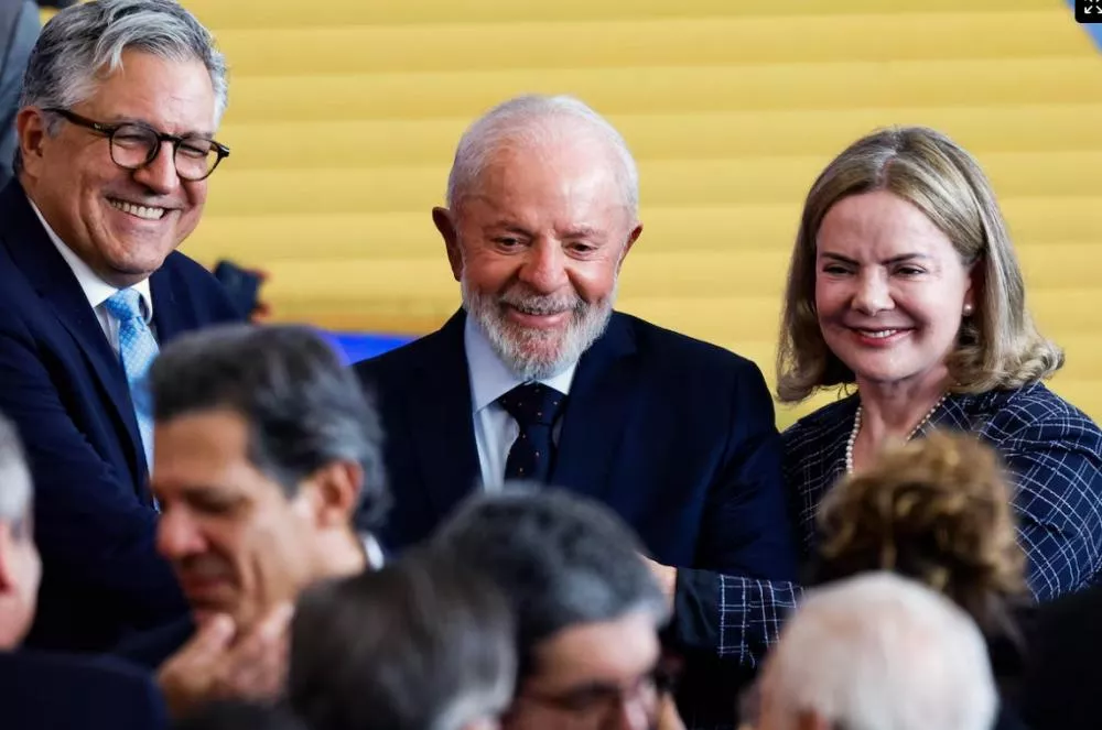 ESTADÃO: Lula turbina salários de 323 aliados com cargos em conselhos