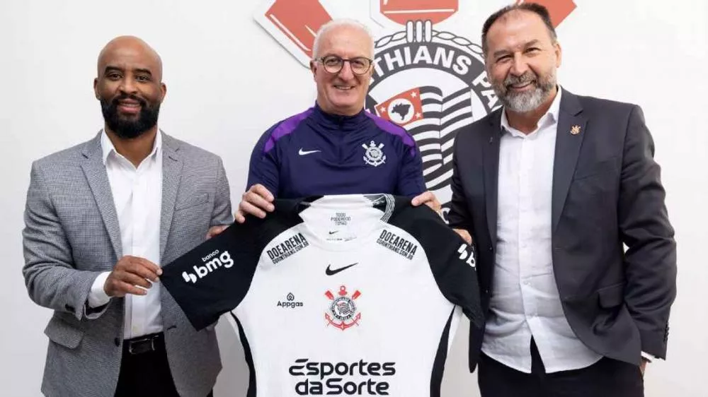 Corinthians anuncia Dorival Júnior como novo técnico após goleada contra Flamengo