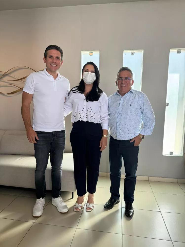 Prefeita de Malta, Ana Peixoto, e chefe de gabinete, Nael Rosa, se reúnem com Hugo Motta para tratar de demandas prioritárias do município