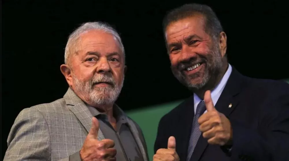 Após escândalo de desvios no INSS, ministro de Lula, Carlos Lupi, pede demissão