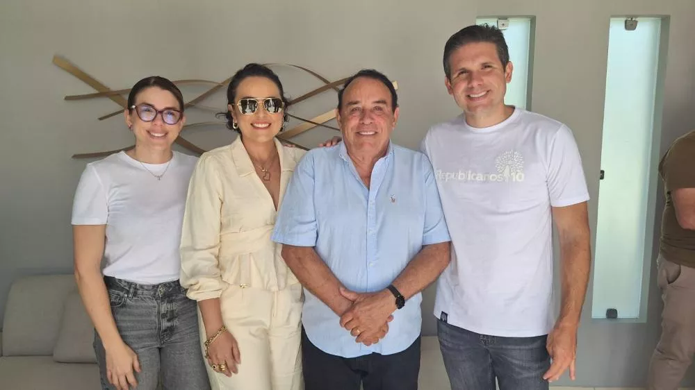 Prefeito Arimatéia Camboim se reúne com o deputado Hugo Motta para tratar de projetos que beneficiem a população de Santa Terezinha