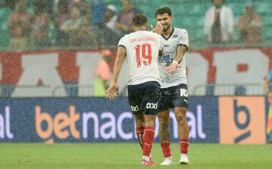 Bahia bate o Botafogo na Fonte Nova e embala no Brasileirão