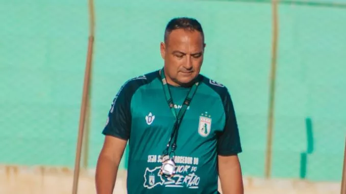 Sem vencer na Série D, Paulo Foiani deixa o comando técnico do Sousa
