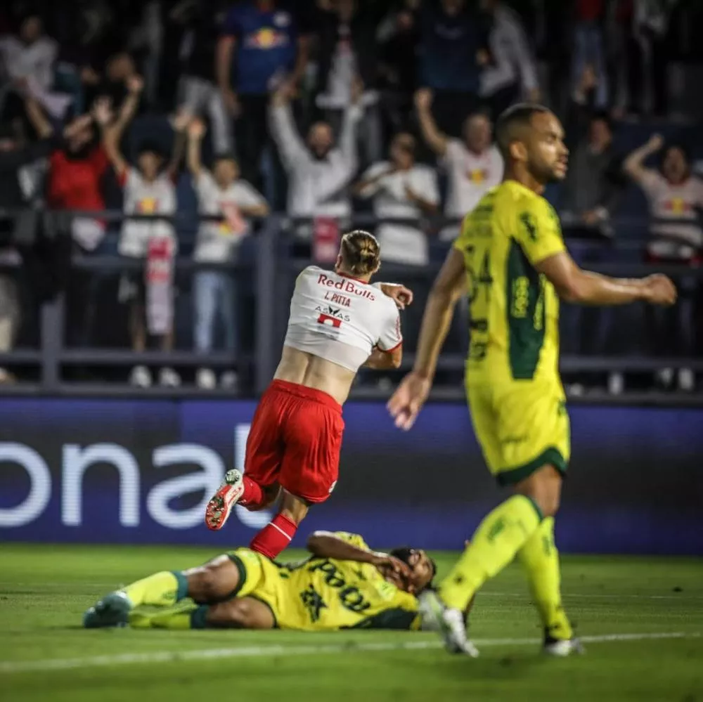 Bragantino estreia nova casa vencendo o Mirassol e iguala pontuação do Palmeiras na liderança no Brasileirão