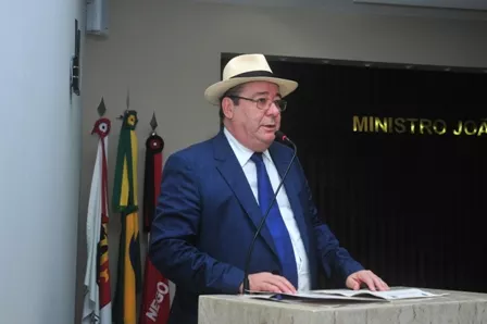 TCE e ALPB informaram e lamentaram morte, mas Arthur Cunha Lima está na UTI da Unimed, informa família