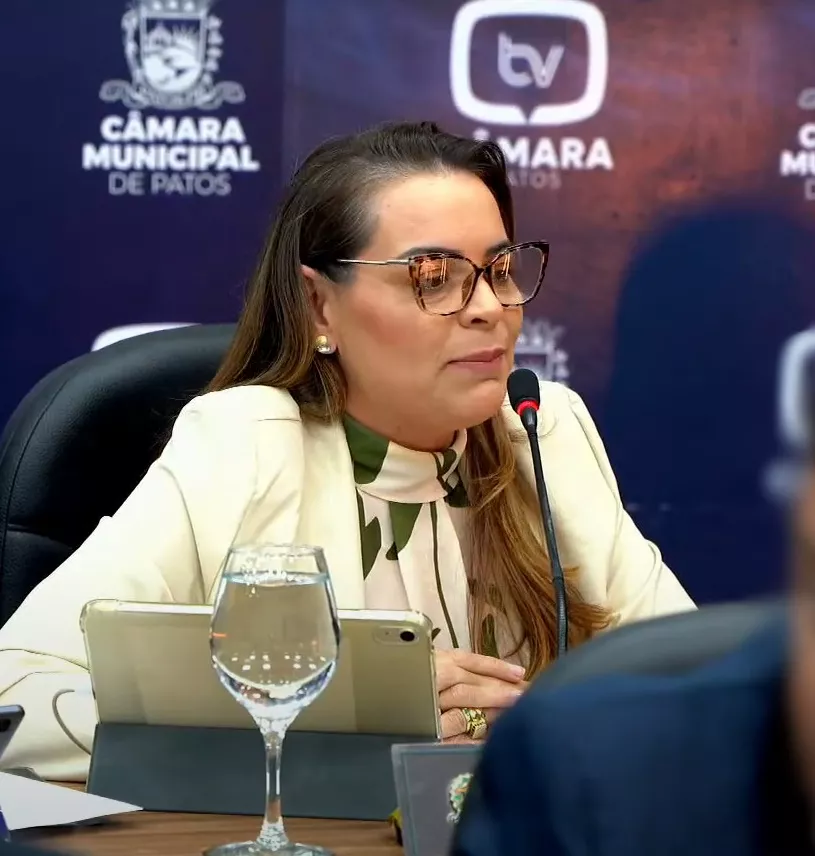 Vereadora Nadir relata sua experiência no Projeto Família Acolhedora e parabeniza as mulheres patoenses pela passagem do Dia das Mães