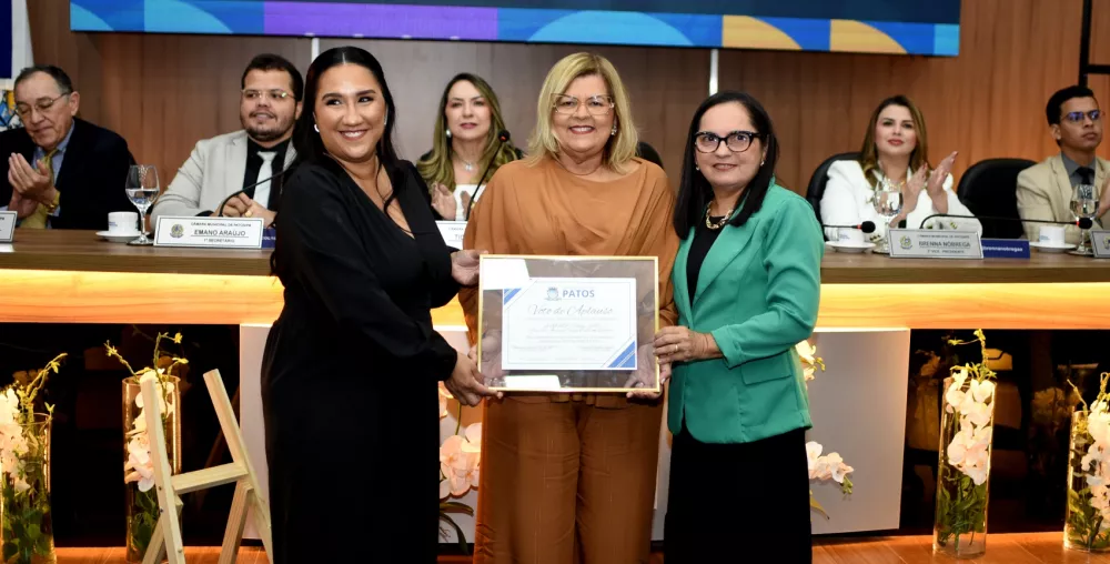 Curso de Direito é homenageado em sessão especial na Câmara Municipal pelos seus 20 anos de história