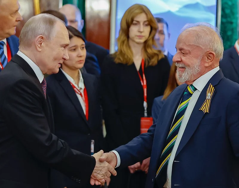 AGU dá 24h para Meta e TikTok excluírem posts sobre Lula e Janja na Rússia
