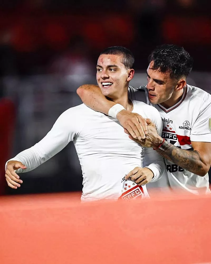 Garoto da base vira herói, São Paulo busca empate com o Libertad e garante classificação na Libertadores