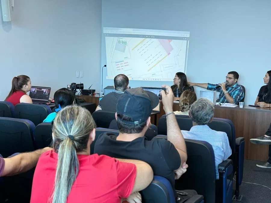 Prefeitura de Patos realiza sorteio de locais para barraqueiros e ambulantes que atuarão no São João 2025