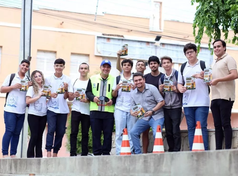 STTRANS e Secretaria de Juventude promovem ação de conscientização sobre os riscos de dirigir alcoolizado