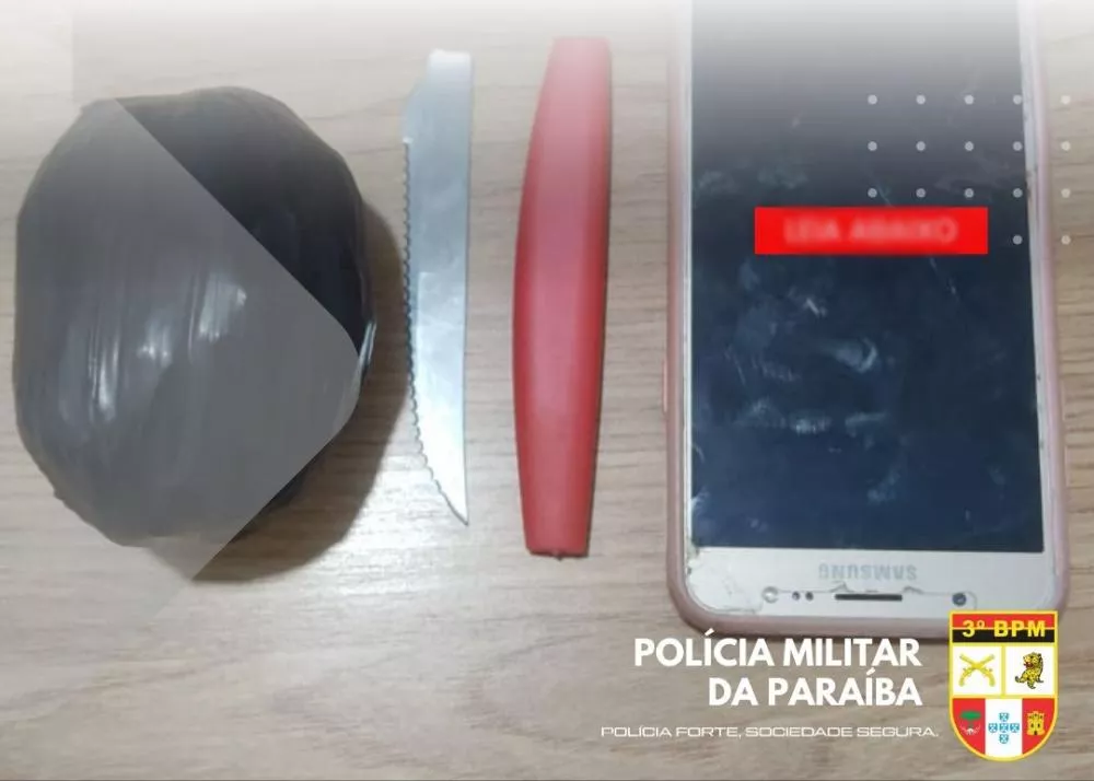 Guarnição da PM atende ocorrência de agressão com faca em Patos; suspeita foi detida e confessou posse de drogas