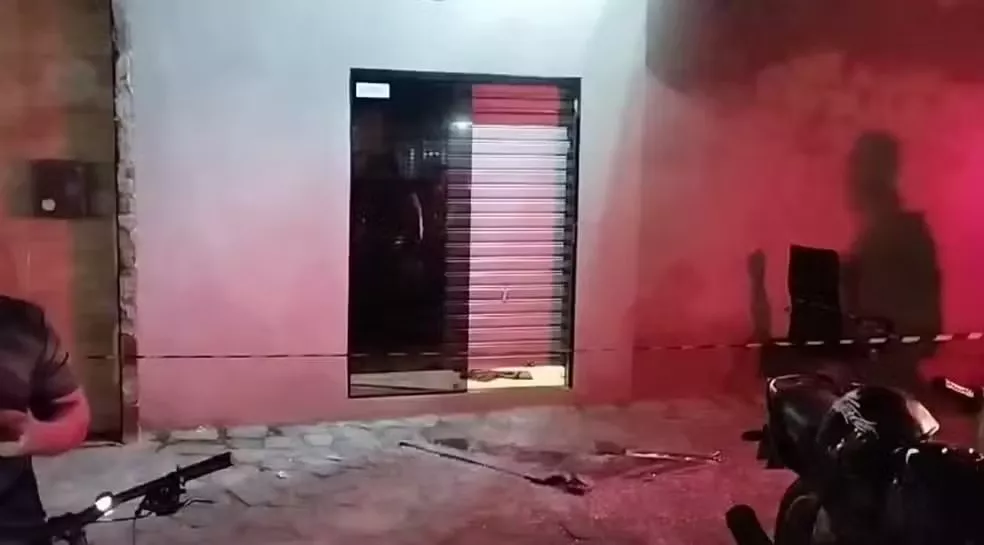 Policial Militar reage a assalto em loja de celulares, é baleado e criminoso morre durante troca de tiros em João Pessoa