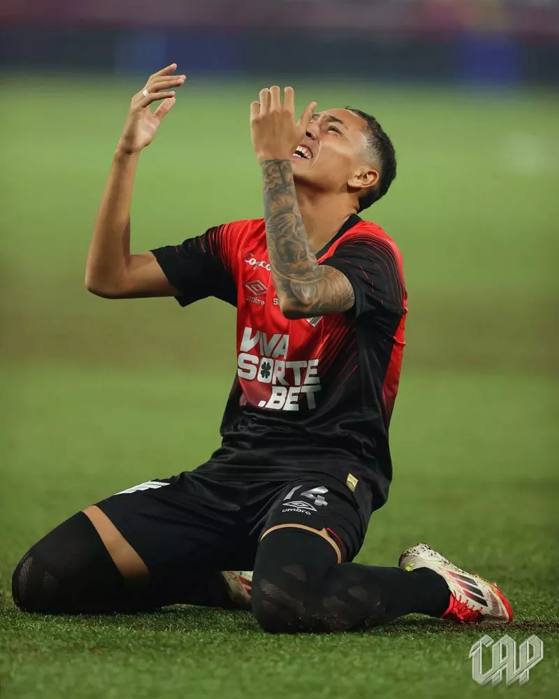 Athletico-PR vence o Brusque e vai às oitavas da Copa do Brasil