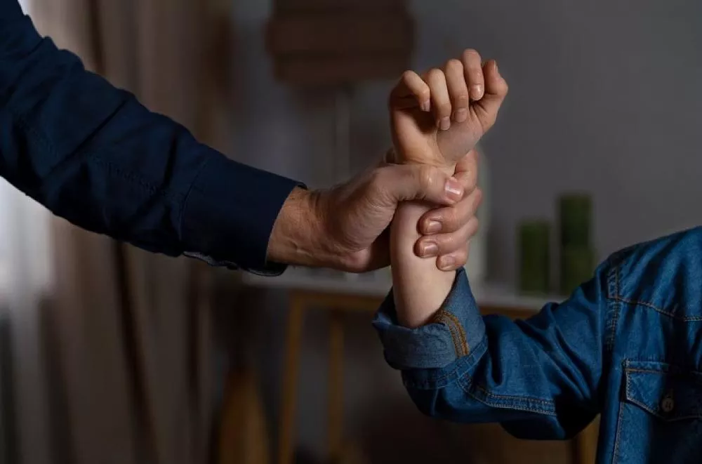 Padrasto é preso em Coremas acusado de estuprar enteada; investigação envolveu CREAS, Conselho Tutelar e escola