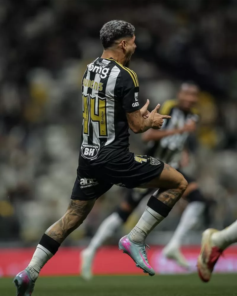 Hulk isola pênalti, mas Atlético-MG goleia Maringá e se classifica na Copa do Brasil