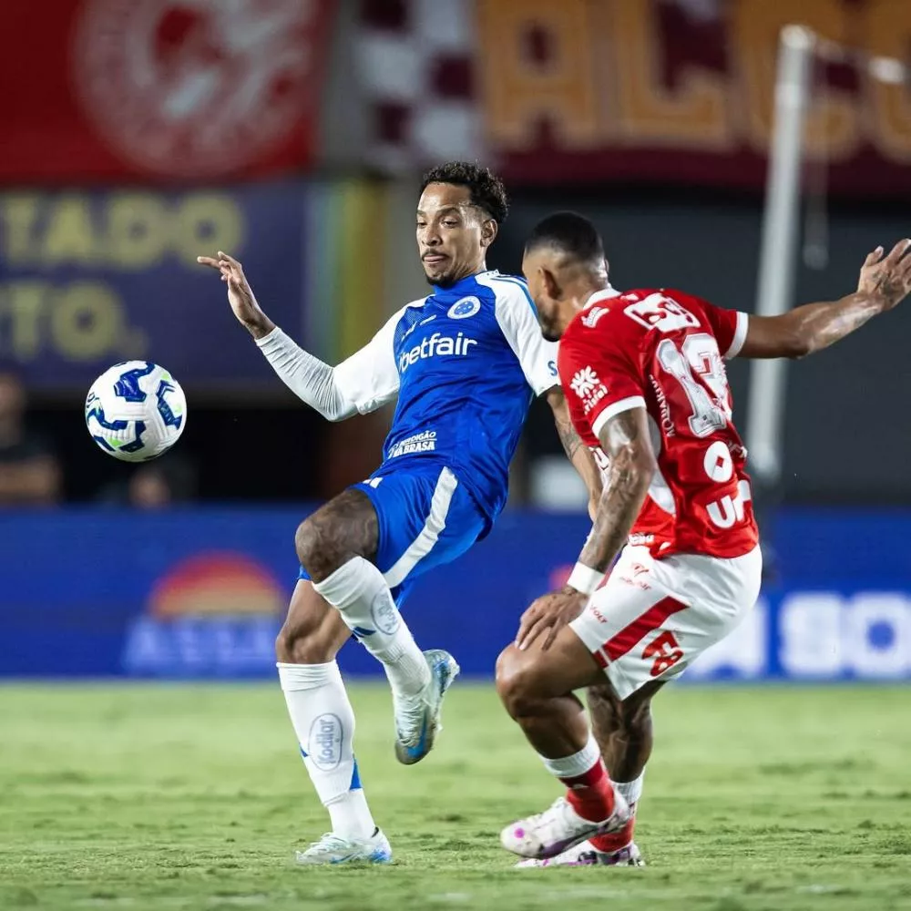 Eduardo faz dois, Cruzeiro vence o Vila Nova mais uma vez e avança na Copa do Brasil