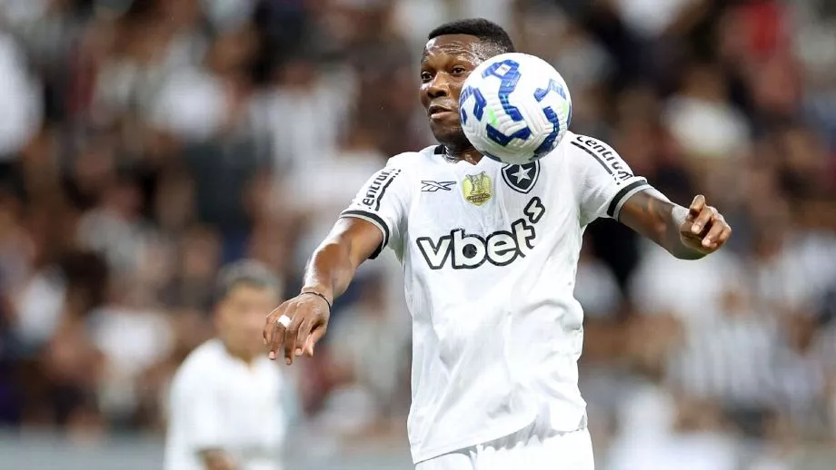 Botafogo leva golaço, perde para o Capital-DF mas avança às oitavas da Copa do Brasil