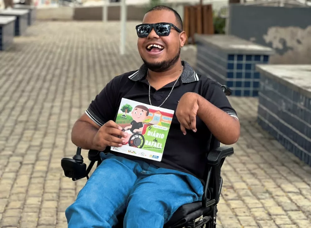 Superação que inspira: Rafael transforma limitações em força e publica livro com sua história de vida
