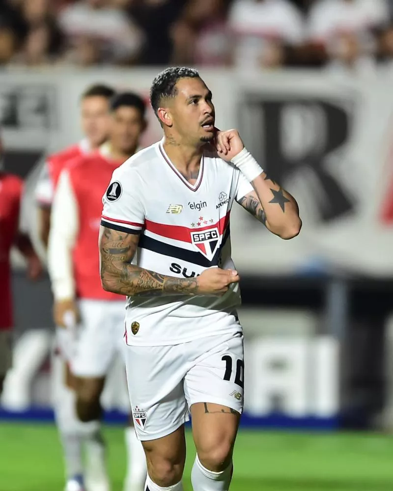 São Paulo vê Luciano sair do banco para decidir, bate Talleres e vai às oitavas da Libertadores líder e invicto