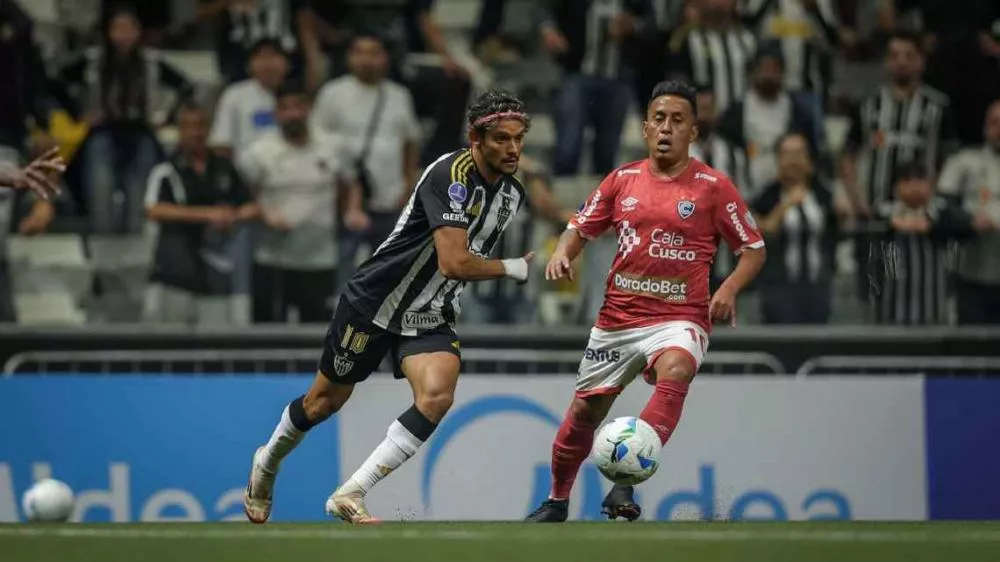 Atlético-MG leva gol de ex-São Paulo, empata com Cienciano em casa e fica com vaga nos playoffs da Sul-Americana