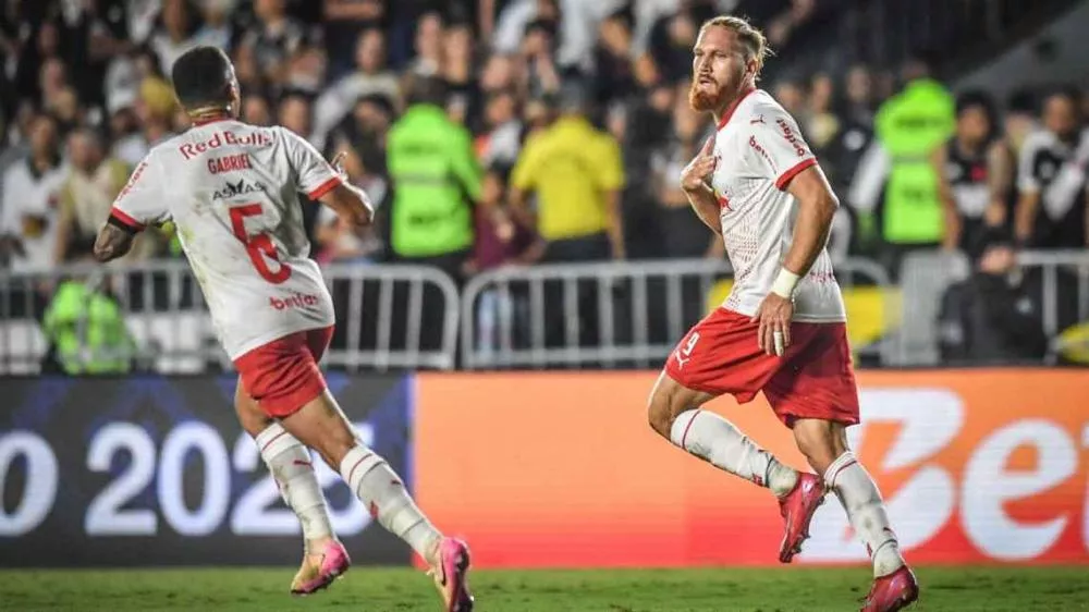 Bragantino faz gol mais rápido do Brasileirão, acaba com invencibilidade do Vasco em São Januário no ano e dorme na liderança