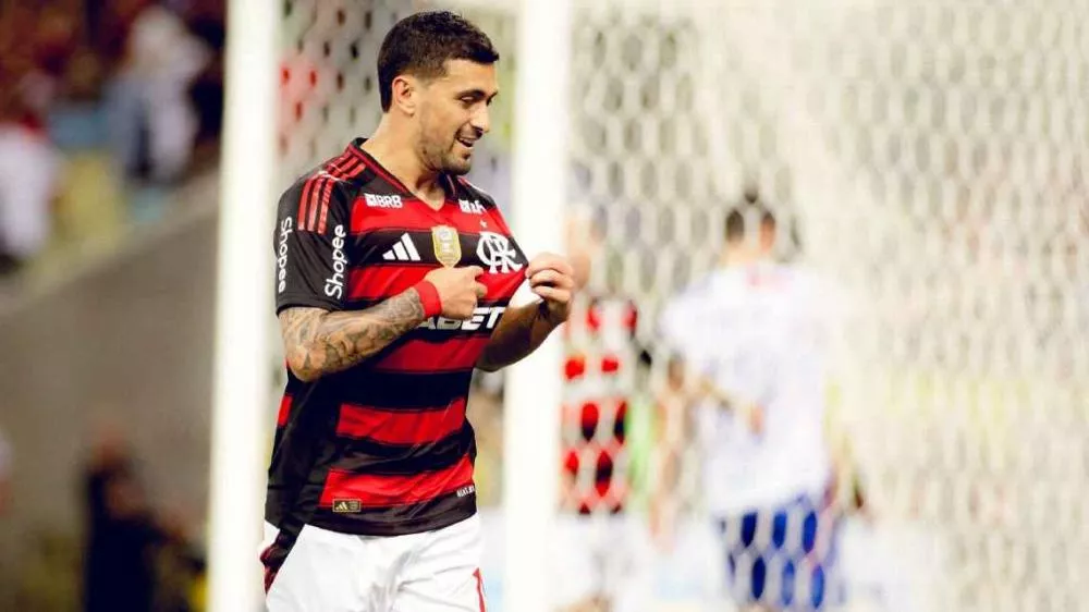 Flamengo atropela o Fortaleza em despedida antes do Mundial e reassume liderança do Brasileirão